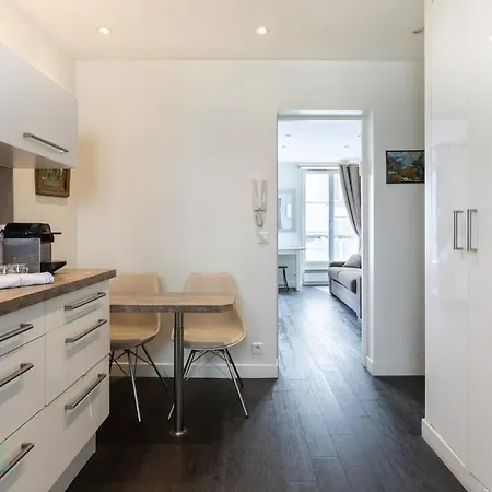 Apartament Cosy Nest In St Paul Le Marais- 2p